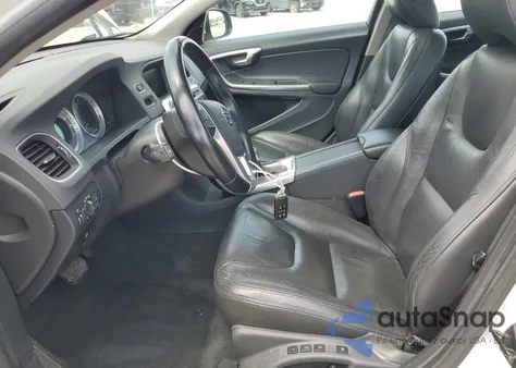 2013 Volvo S60 T5 z USA, uszkodzony, nr VIN YV1612FH0D1228378